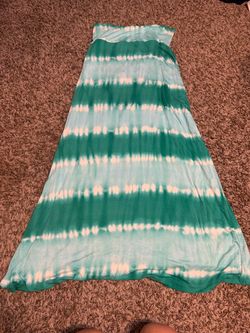 Women’s teal tie dye maxi skirt. Size medium