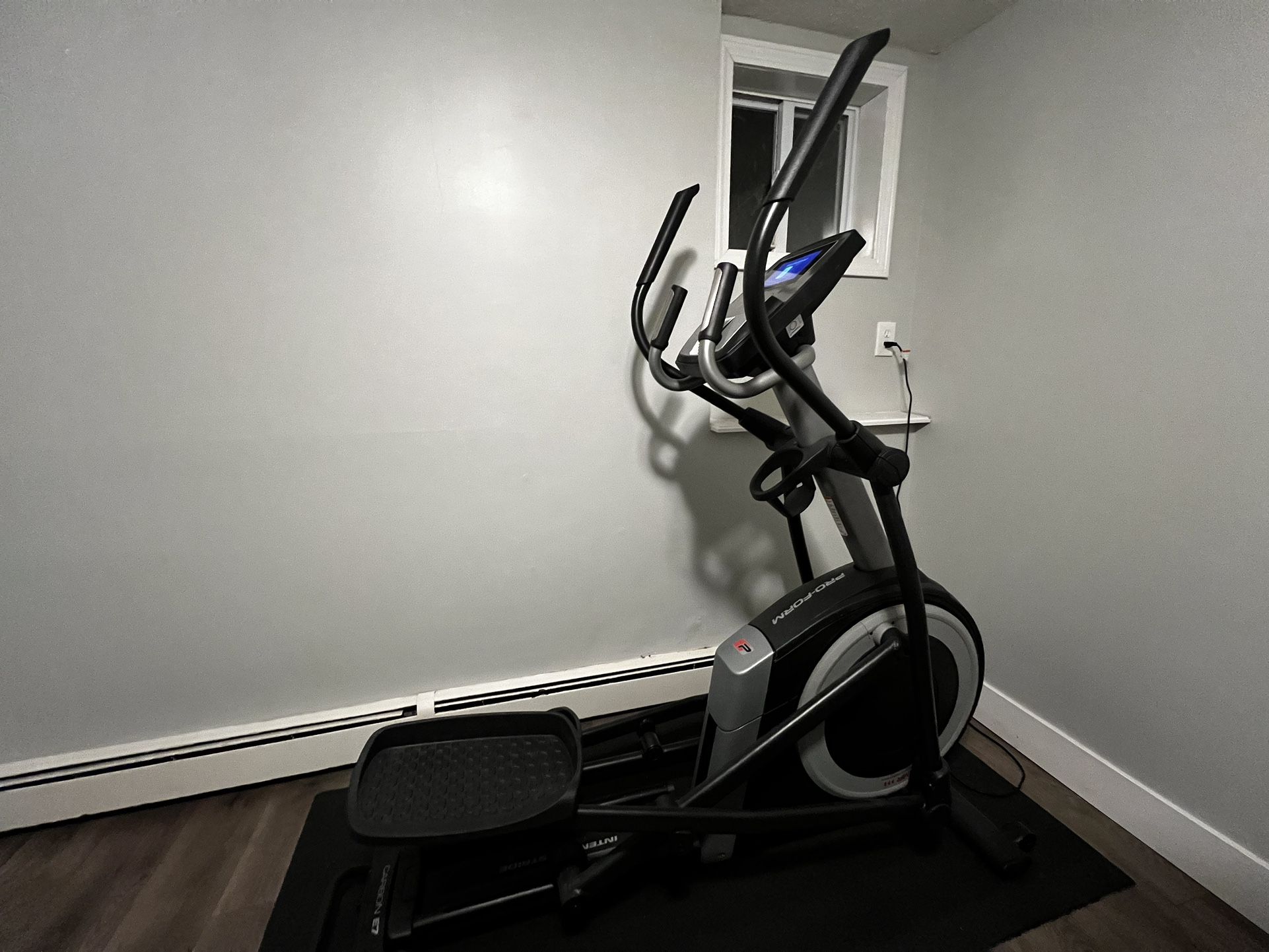 Proform Carbon E7 Elliptical