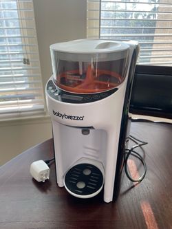 Baby Brezza Pro Advanced Formula Dispenser / Baby Bottle Maker