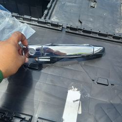 We Sell Door Handles For All Vehicles 