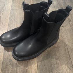 Black Boots Women’s Size 8