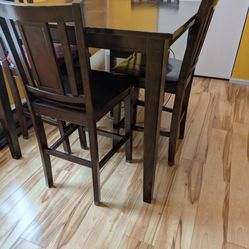 4 Chair Bar High Table