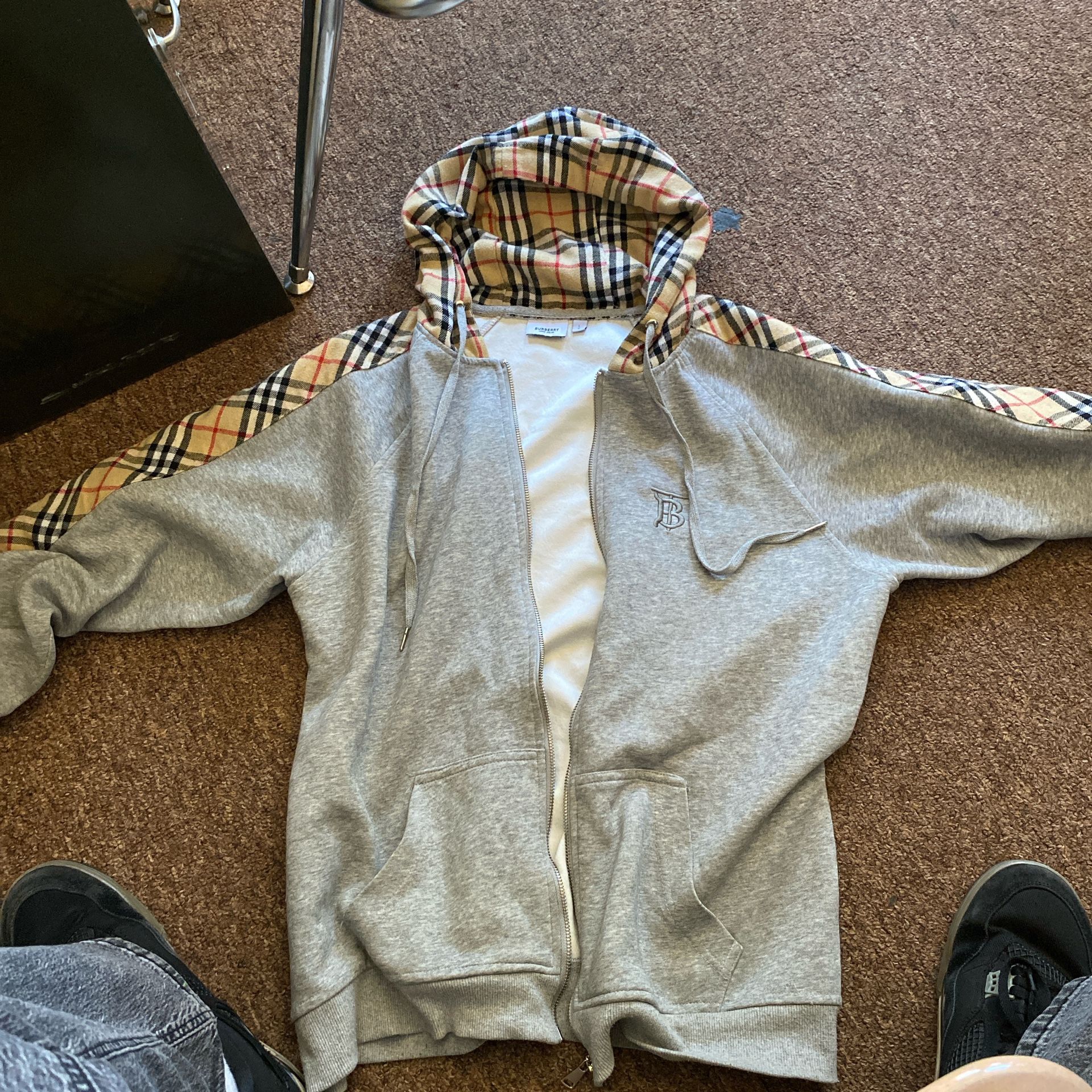 Burberry hoodie Medium