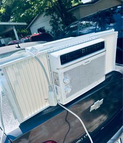 Toshiba Window Air Conditioner BTU 5000  The air works very well, the very cold air🥶
