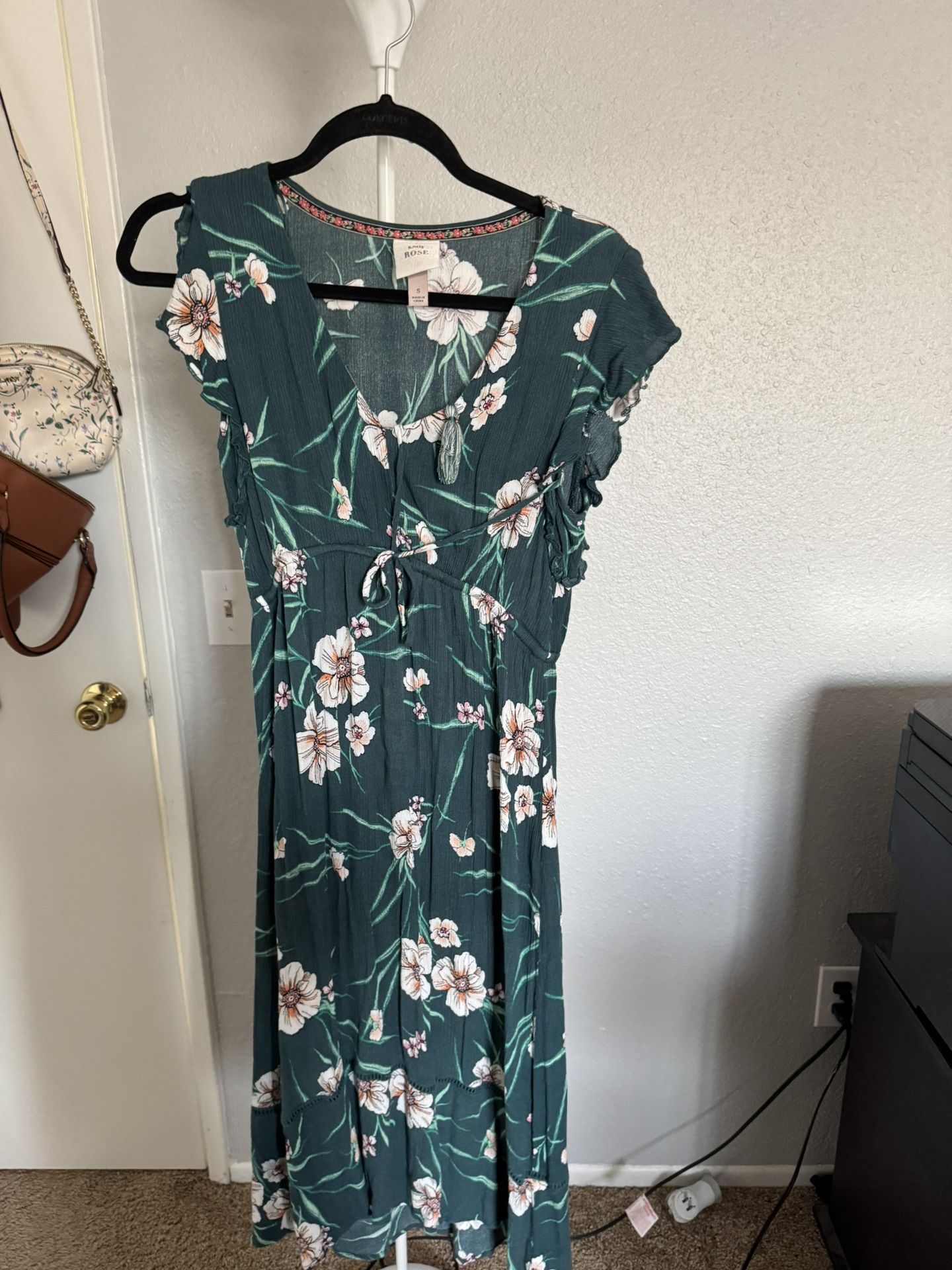 Forever 21 And Shein Dresses 2$ Each