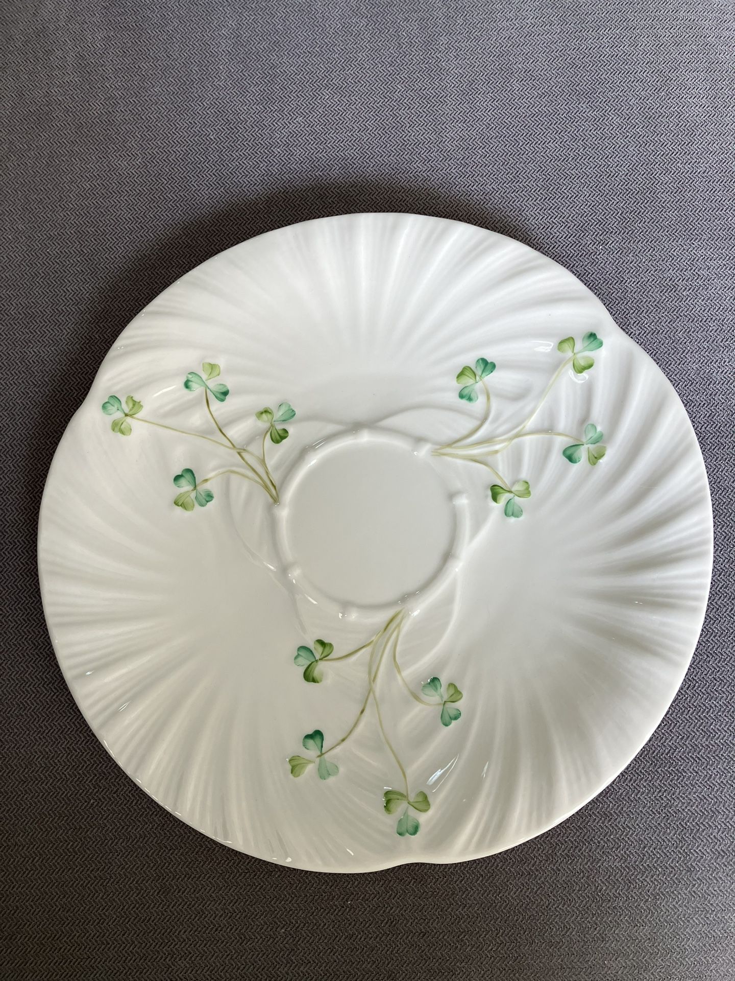 Belleek Harp Shamrock Accent Plate