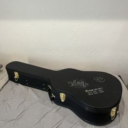 Terrapin guitar case and guitar for Sale in Las Vegas, NV - OfferUp