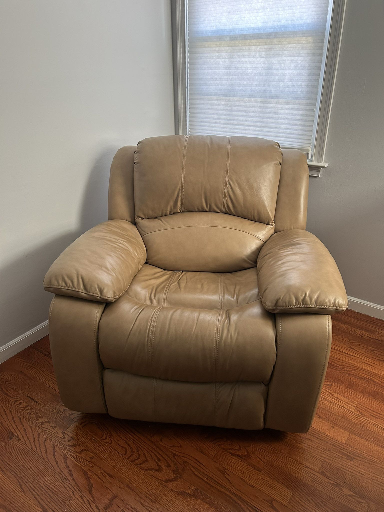 Recliner Sofa. 