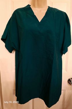 🤑FUNDAMENTALS SCRUB TOP- M