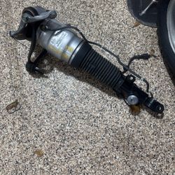 Equus Right Front Used Air Shock With Top Mount