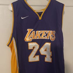 Kobe Bryant Laker jersey XL/52