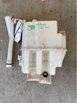 2023 QX50 windshield washer reservoir