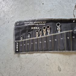 New 7 pc flex head metric ratcheting Wrench set