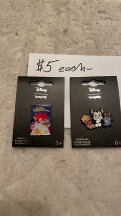 Disney Loungefly pins