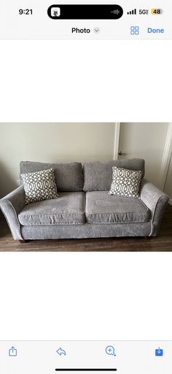 Couch (love Seat ) 💚