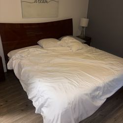 King Bed frame+mattress 
