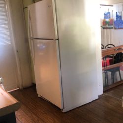 Whirlpool Refrigerator 32.5 “ X 30”x65” White