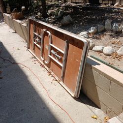Folding Table. 