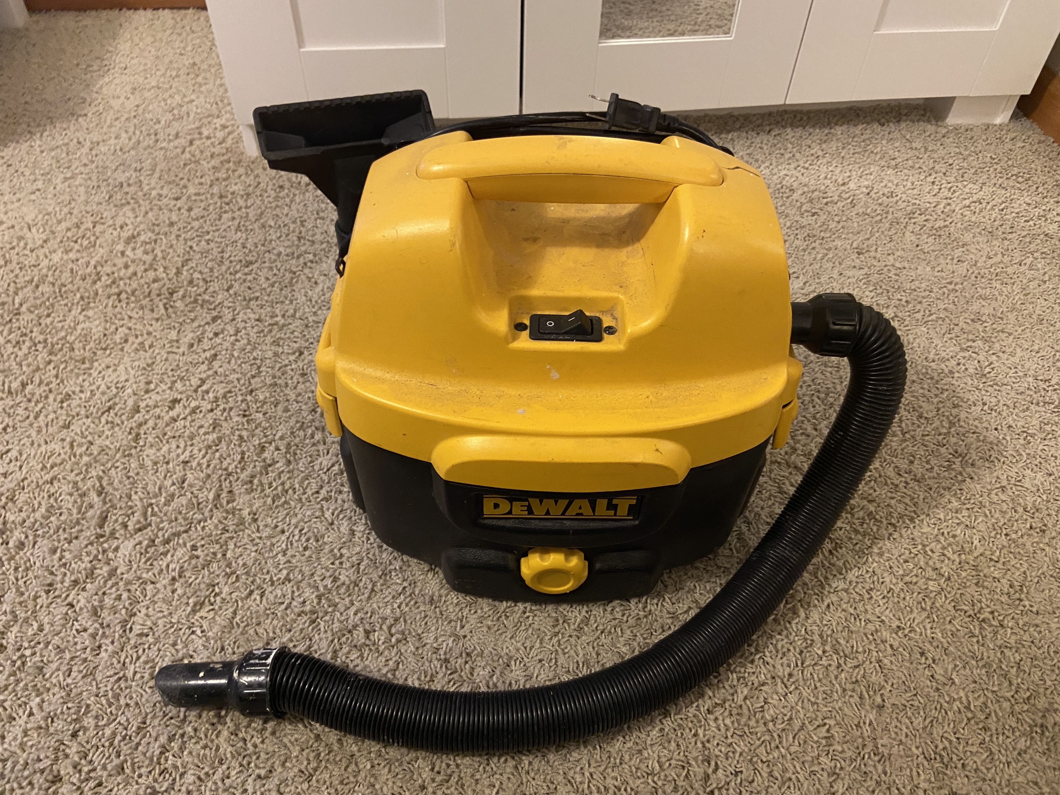 DeWalt DC500 Portable Heavy Duty Vac with accessories for Sale in Des
