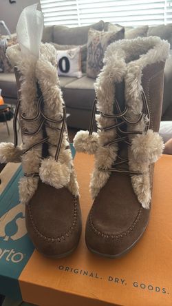 Sports boots