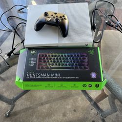 Xbox One S With Keyboard 