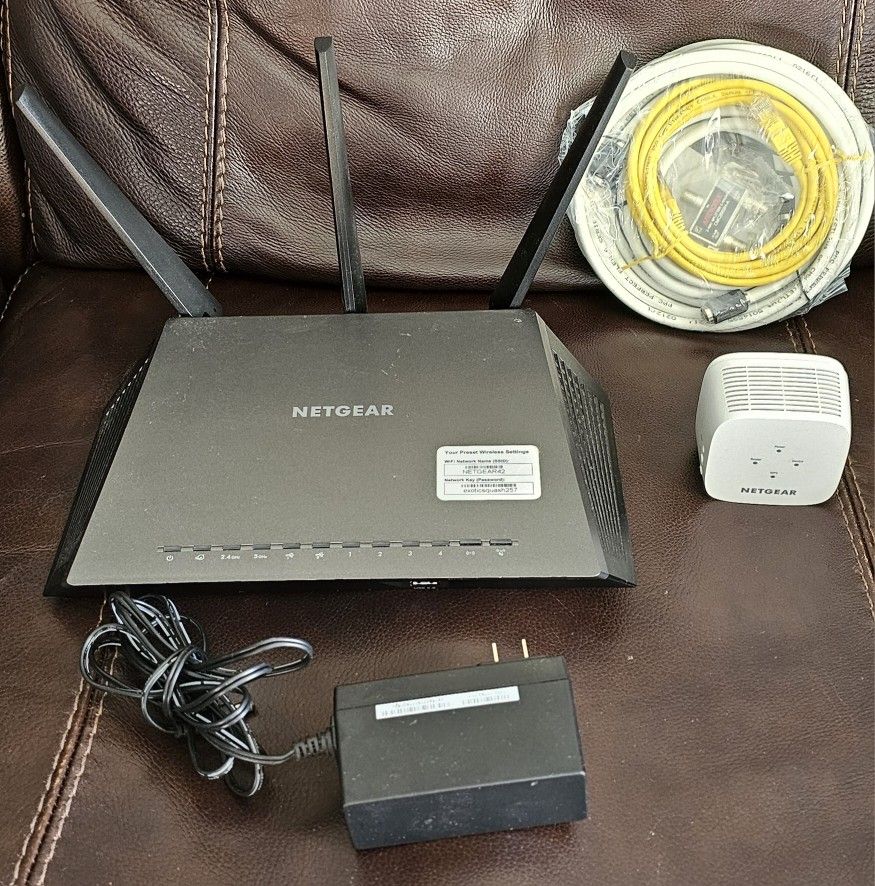 Netgear Wi-Fi Router + Wi-Fi Extender (Used) 