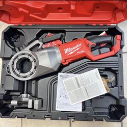 Milwaukee M18 Fuel Pipe Threader w/One Key Tool Only