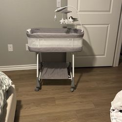 Simmons Baby Bassinet