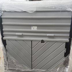 NEW Pig Spill Pallet With Hardcover Roll Top!!!