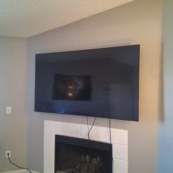 Samsung 75in Mount Included