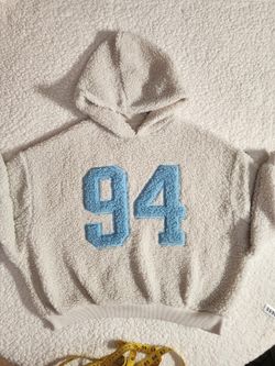 NWT Women’s S 4-6 No Boundaries Embroidered 94 Plush Oversized Pullover Hoodie