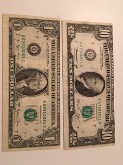 2 ERROR Mis Aligned Next Note 1974 $10 and 1977 $1