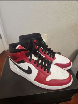 Jordan Air Jordan 1 Mid Chicago (2020) Red/White/Black Mid Top Sneakers