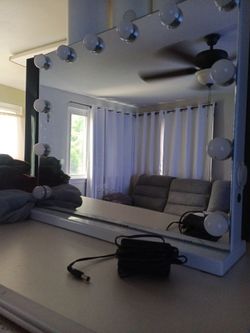 Vanity mirror