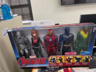 Large avenger set with black panther,ironman etc