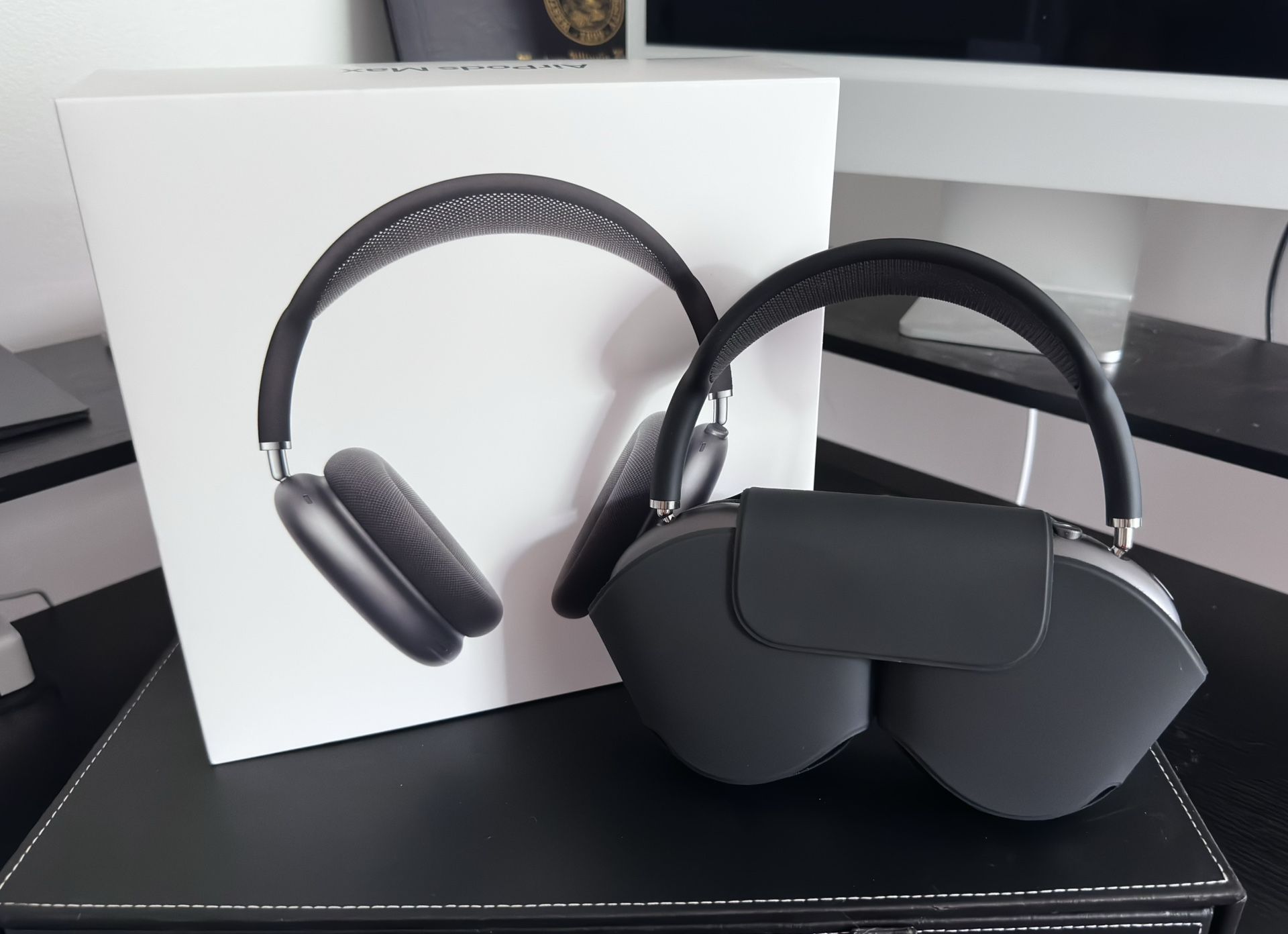 Genuine Apple AirPods Max Space Gray + Apple Care Plan