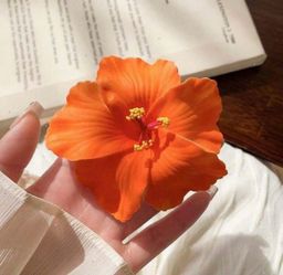 Head clip flower