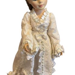 Madame Alexander Agatha Portrait Doll 21" Vintage Collectible With Lace & Satin Gown