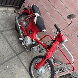 Vintage Honda C70 Passport Classic Red