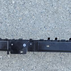 TESLA MODEL 3 REAR BUMPER CENTER BRACKET 2017 2018 2019 2020 2023