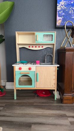 Play Kitchen