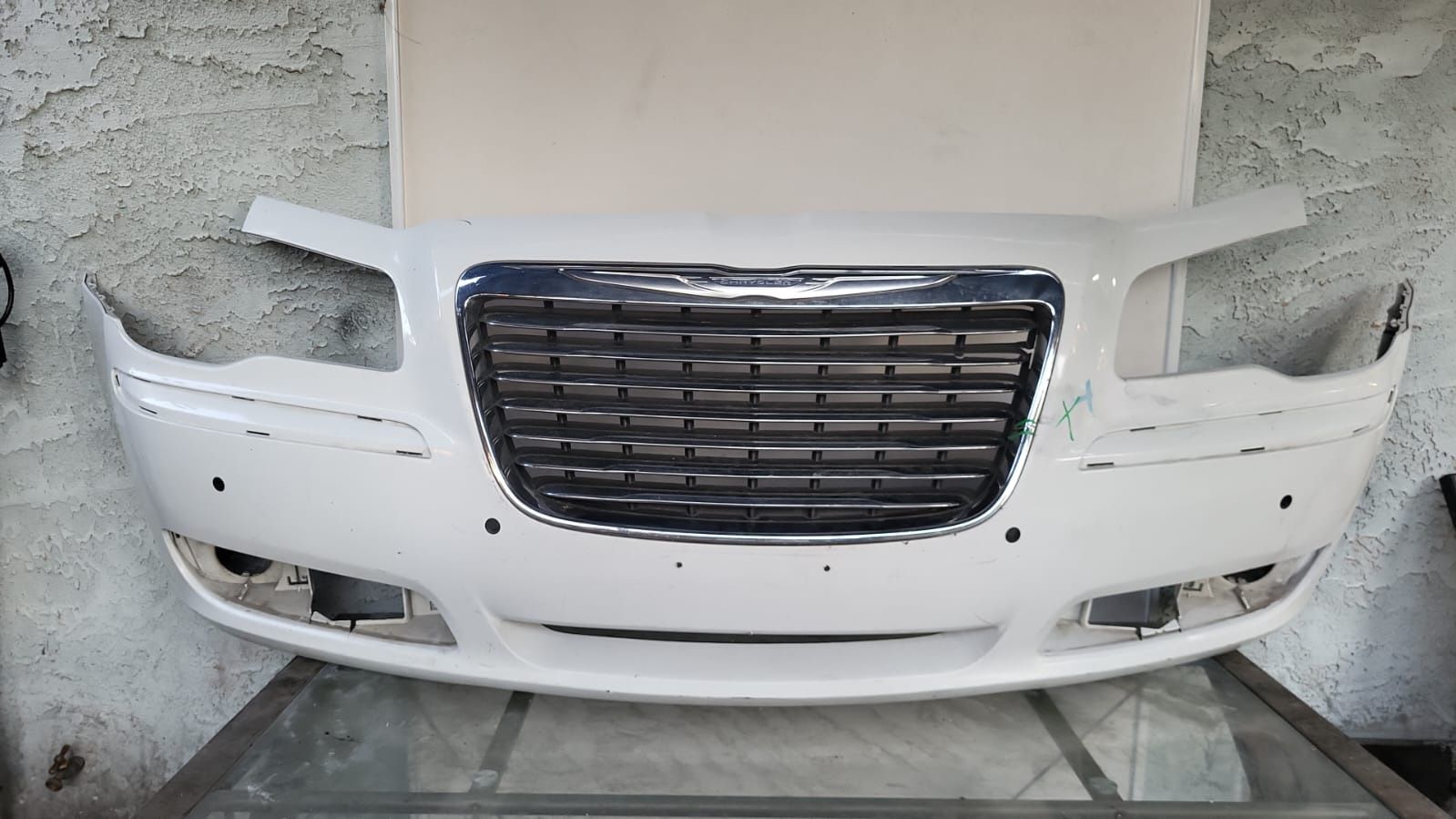 2011-2014 CHRYSLER 300 FRONT BUMPER COVER OEM