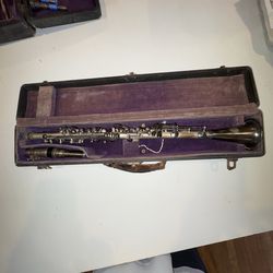 Antique Clarinet Supertone vintage silver plated horn w/ mouthpiece leather case w/key Lock I do not play feel free to come and test it out I got this