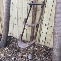 Vintage Camel Mounting Step / Iron Stirrup Stand – Antique Rustic Decor