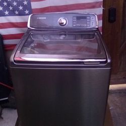 Samsung set washer and dryer.