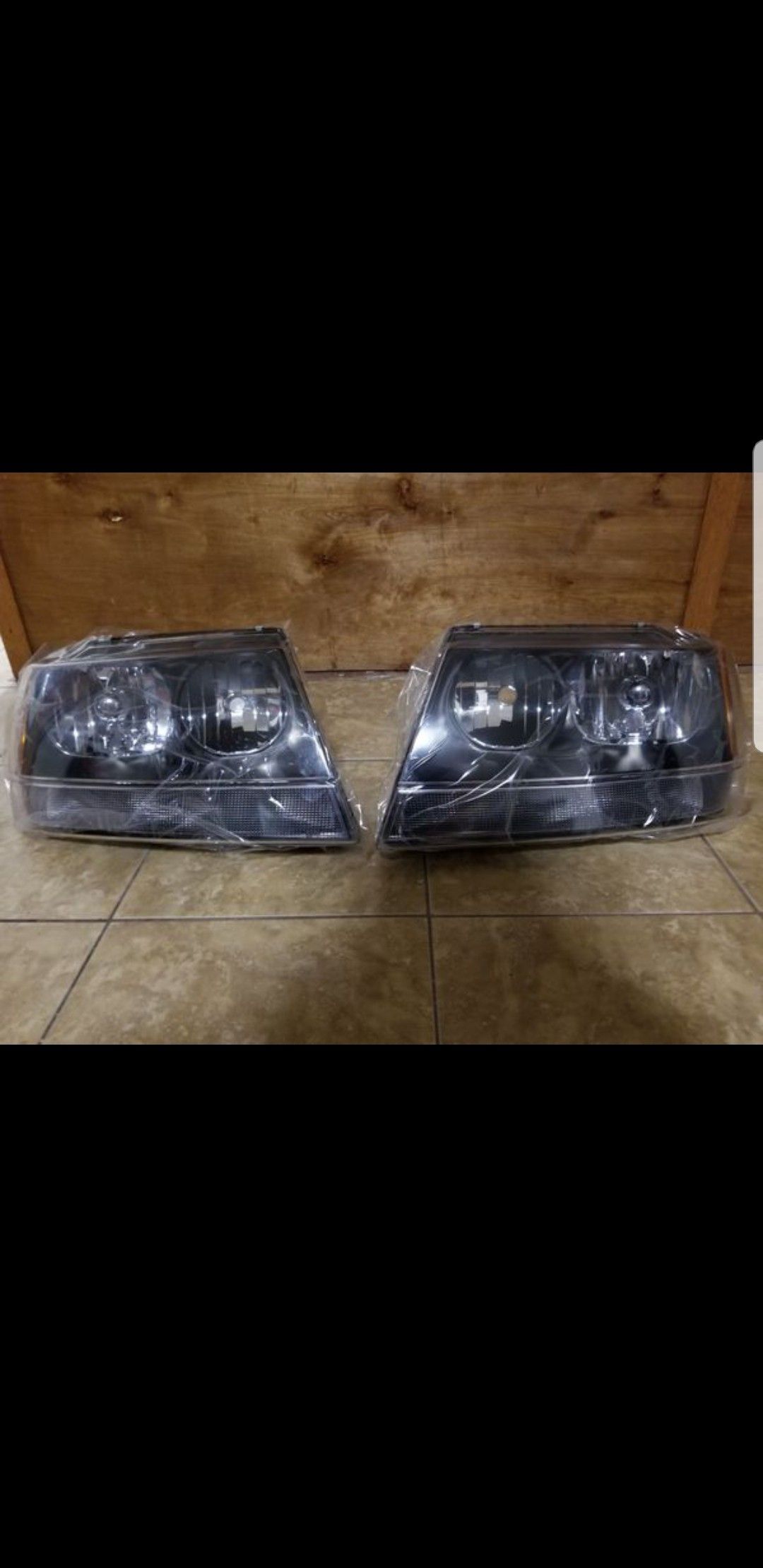 Grand cherookee headlights black New