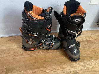 Salmon Quest 10 men’s ski Boot (size 8)
