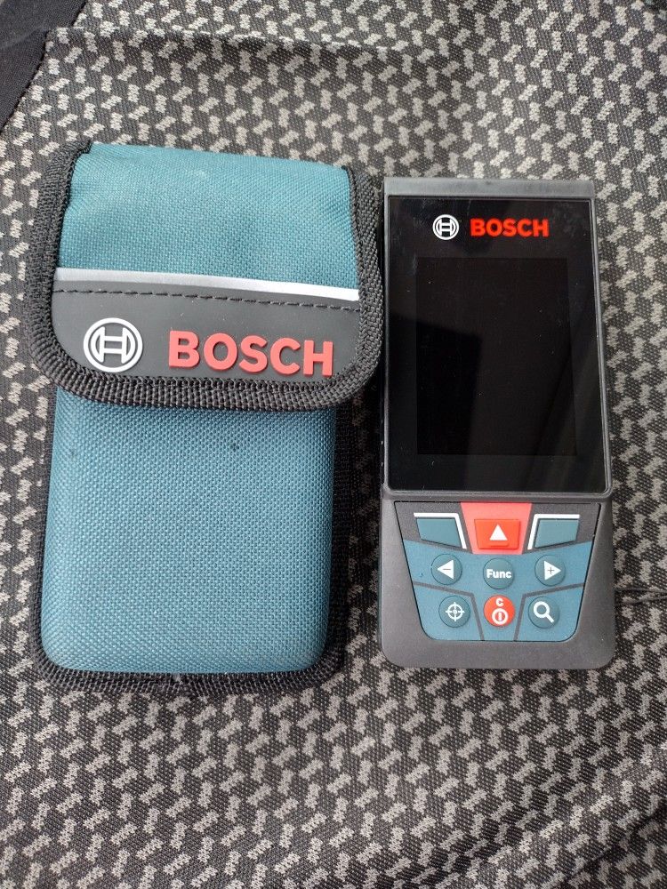 Bosch GLM400C Blaze Outdoor 400ft Bluetooth Connected Laser Measure with Camera and AA Batteries

