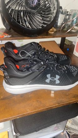 Baseball cleats
