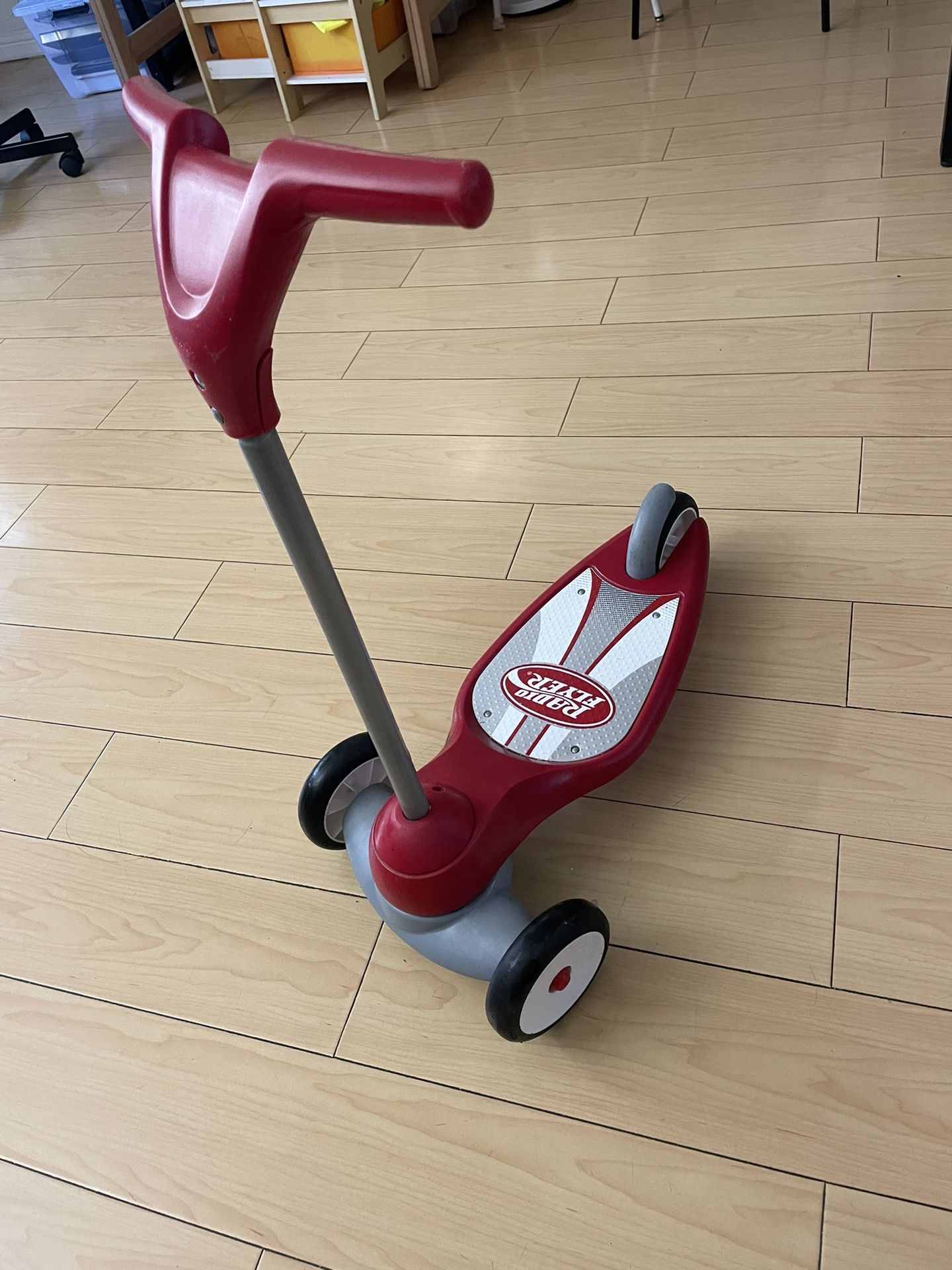 radio flyer kid scooter